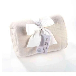 NWT. Nate  Home by Nate Berkus Coton Matelassee Fringe Blanket